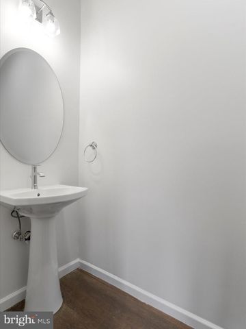 9812 PEMBROKE DR, Hagerstown, MD 21740