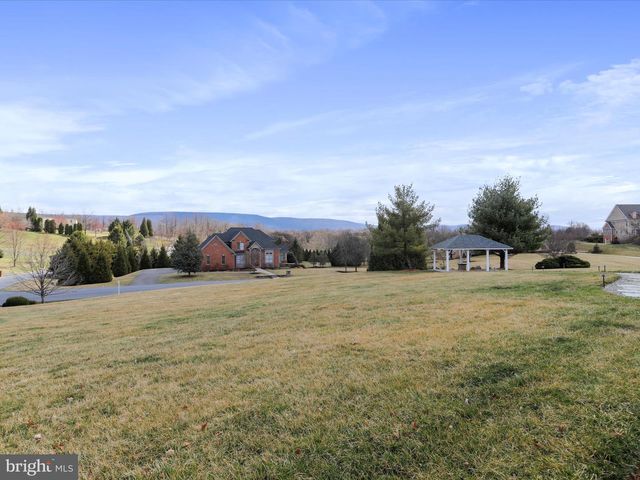 9812 PEMBROKE DR, Hagerstown, MD 21740