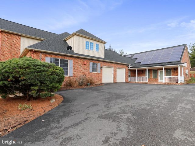 9812 PEMBROKE DR, Hagerstown, MD 21740