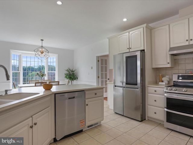 9812 PEMBROKE DR, Hagerstown, MD 21740