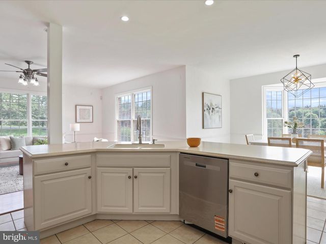 9812 PEMBROKE DR, Hagerstown, MD 21740