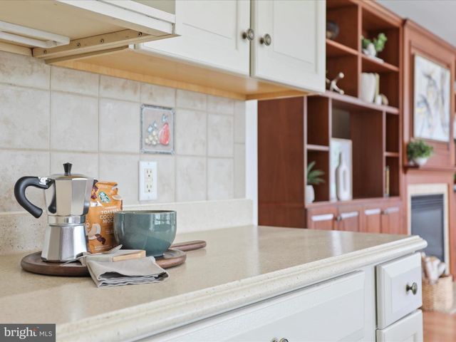 9812 PEMBROKE DR, Hagerstown, MD 21740