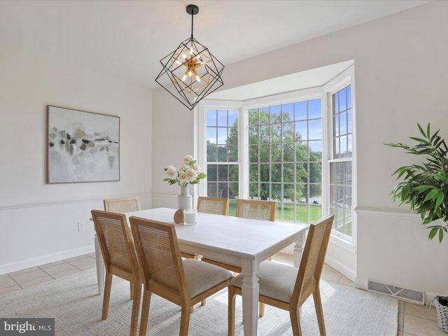 9812 PEMBROKE DR, Hagerstown, MD 21740