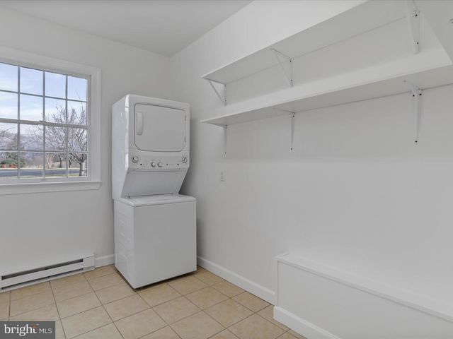 9812 PEMBROKE DR, Hagerstown, MD 21740