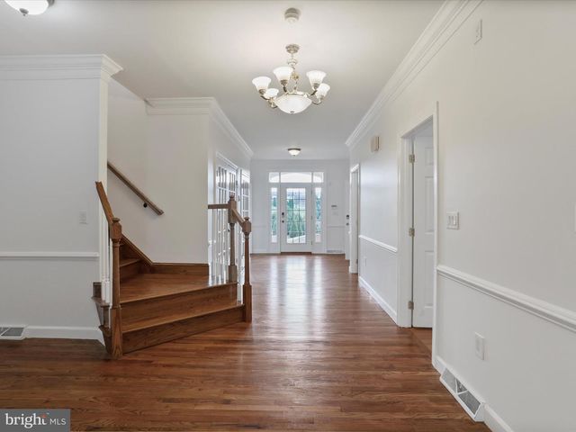 9812 PEMBROKE DR, Hagerstown, MD 21740