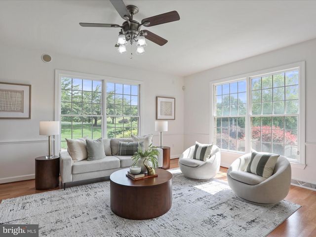 9812 PEMBROKE DR, Hagerstown, MD 21740