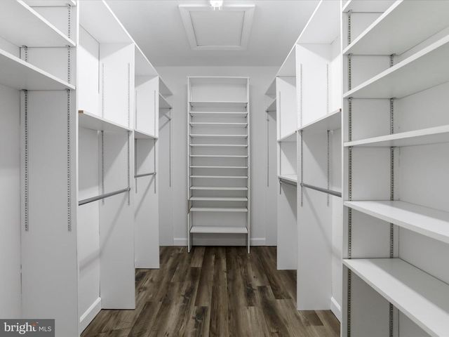 9812 PEMBROKE DR, Hagerstown, MD 21740