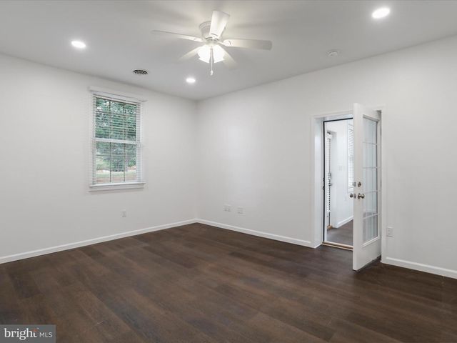 9812 PEMBROKE DR, Hagerstown, MD 21740