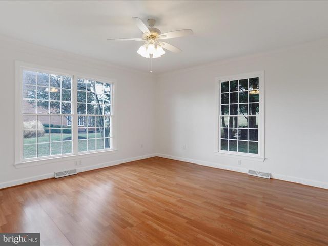 9812 PEMBROKE DR, Hagerstown, MD 21740