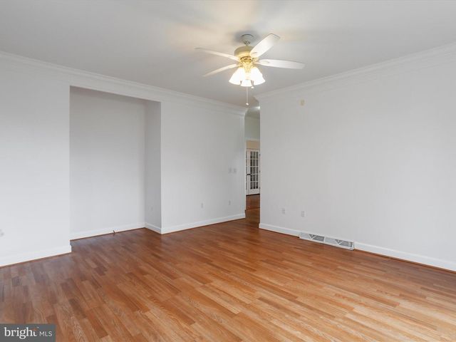 9812 PEMBROKE DR, Hagerstown, MD 21740