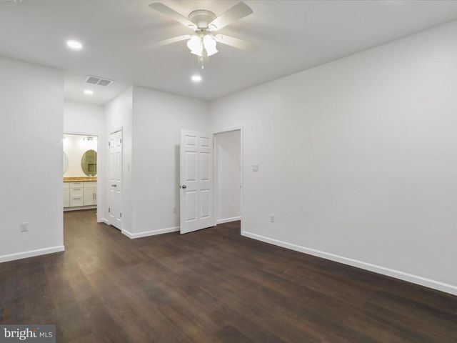 9812 PEMBROKE DR, Hagerstown, MD 21740