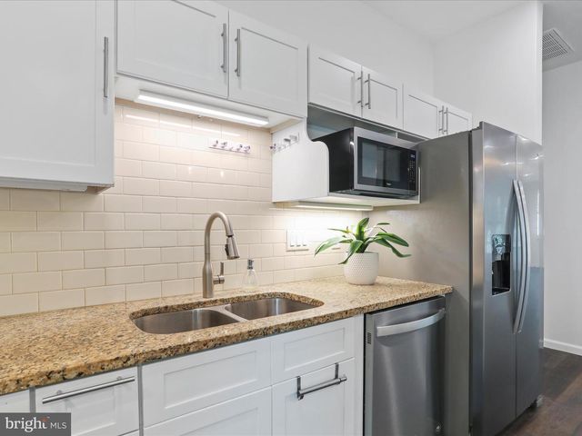 9812 PEMBROKE DR, Hagerstown, MD 21740