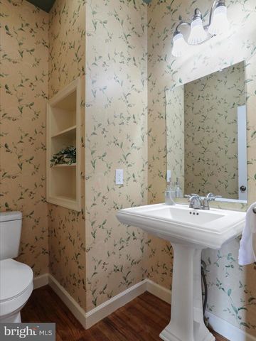 9812 PEMBROKE DR, Hagerstown, MD 21740