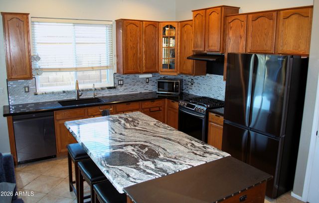 8761 E OBISPO Avenue, Mesa, AZ 85212