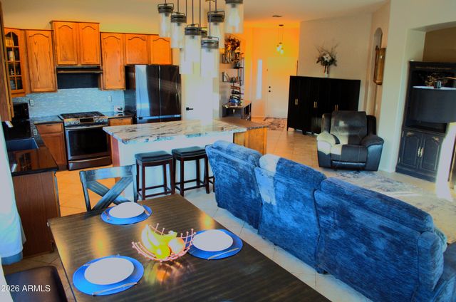 8761 E OBISPO Avenue, Mesa, AZ 85212