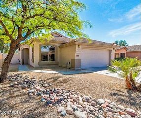 8761 E OBISPO Avenue, Mesa, AZ 85212