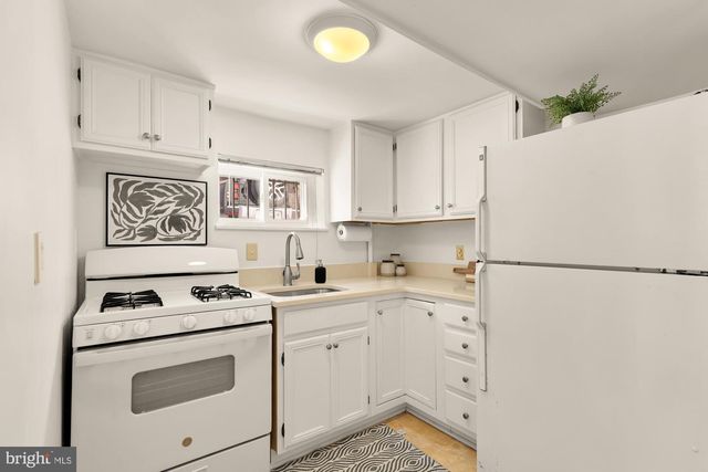 1829 RIGGS PL NW, Washington, DC 20009