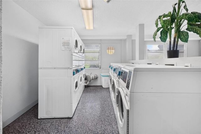 3315 58TH AVENUE S 105, St Petersburg, FL 33712