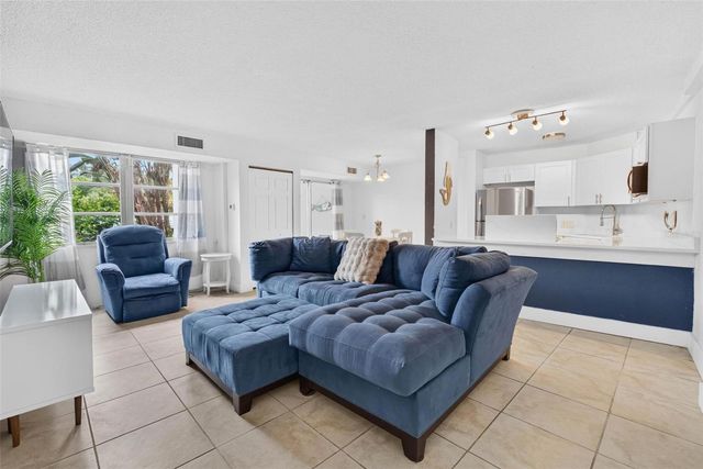 3315 58TH AVENUE S 105, St Petersburg, FL 33712