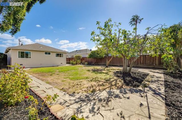 21905 Betlen Way, Castro Valley, CA 94546