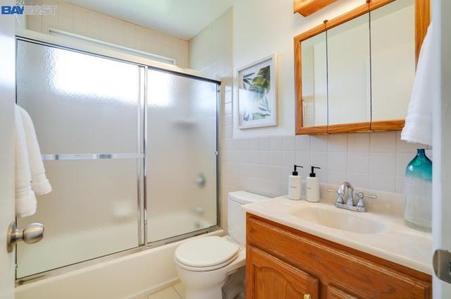 21905 Betlen Way, Castro Valley, CA 94546