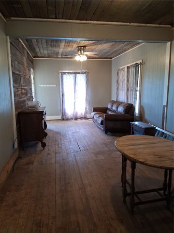 904 Wallis Avenue, Santa Anna, TX 76878
