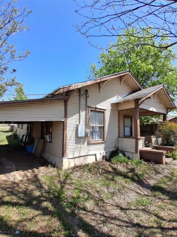 904 Wallis Avenue, Santa Anna, TX 76878