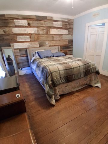904 Wallis Avenue, Santa Anna, TX 76878