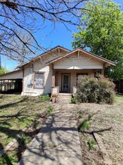 904 Wallis Avenue, Santa Anna, TX 76878