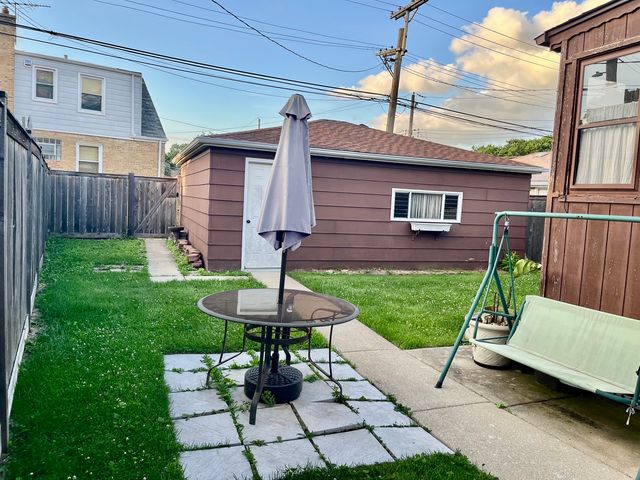 6822 W Higgins Avenue, Chicago, IL 60656