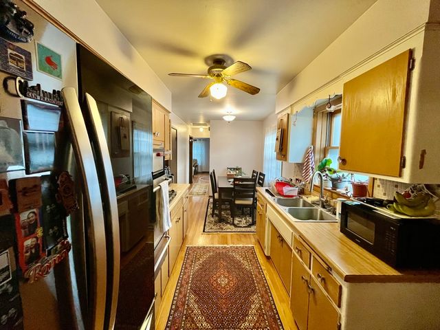 6822 W Higgins Avenue, Chicago, IL 60656