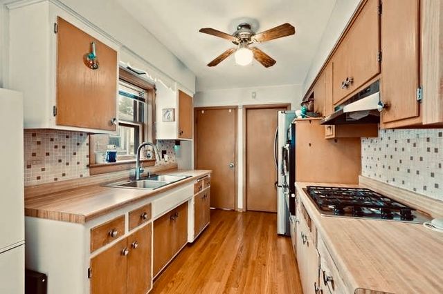 6822 W Higgins Avenue, Chicago, IL 60656