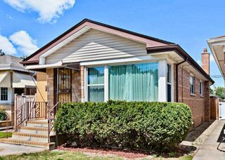 6822 W Higgins Avenue, Chicago, IL 60656