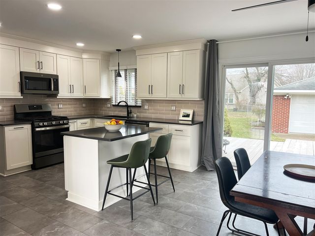 9358 Marie Court, Livonia, MI 48150