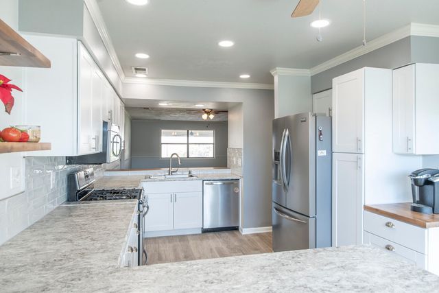 565 Littler Drive SE, Rio Rancho, NM 87124