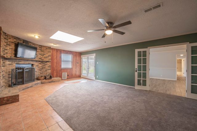 565 Littler Drive SE, Rio Rancho, NM 87124