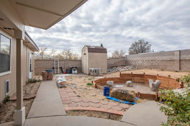 565 Littler Drive SE, Rio Rancho, NM 87124