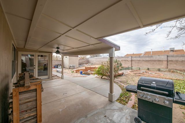 565 Littler Drive SE, Rio Rancho, NM 87124