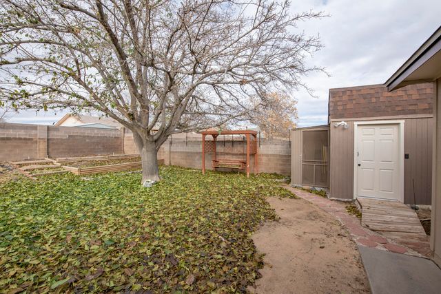 565 Littler Drive SE, Rio Rancho, NM 87124