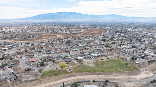 565 Littler Drive SE, Rio Rancho, NM 87124