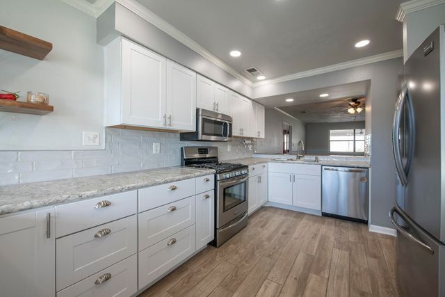 565 Littler Drive SE, Rio Rancho, NM 87124