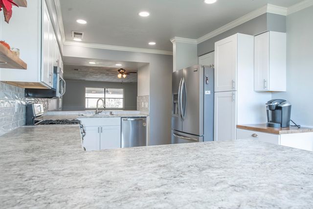 565 Littler Drive SE, Rio Rancho, NM 87124