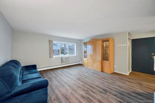 40 Richmond Boulevard 3B, Ronkonkoma, NY 11779