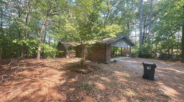 1988 Rockdale Circle, Snellville, GA 30078