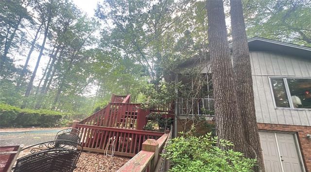 1988 Rockdale Circle, Snellville, GA 30078