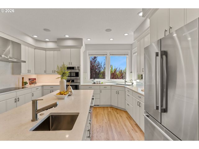 8711 Nw BENSON St, Portland, OR 97229