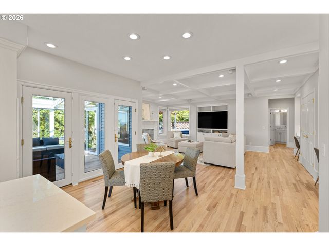 8711 Nw BENSON St, Portland, OR 97229