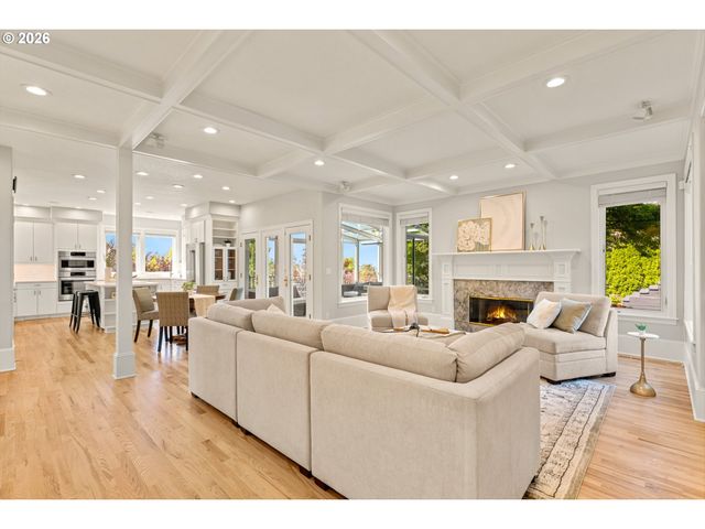 8711 Nw BENSON St, Portland, OR 97229