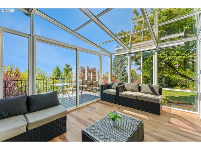 8711 Nw BENSON St, Portland, OR 97229