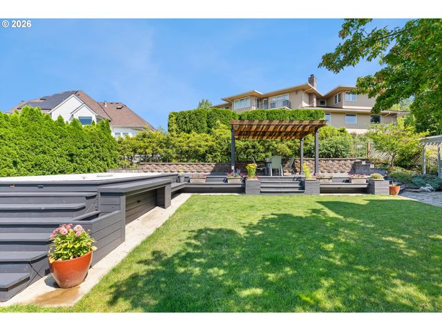 8711 Nw BENSON St, Portland, OR 97229